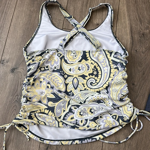 Paisley Tankini Top and Gray Swim Shorts size M - Picture 4 of 5